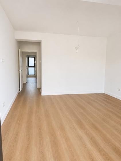 Casă individuală cu 8 camere cu Canalizare în Floreasca