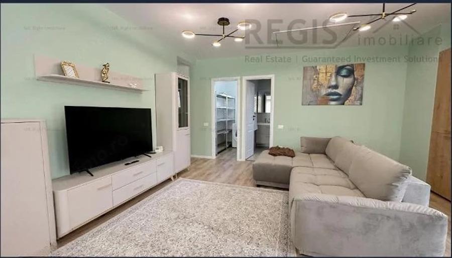 Apartament cu 3 camere semidecomandat în Central