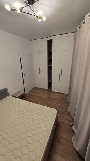 Apartament cu 3 camere decomandat în Runcu