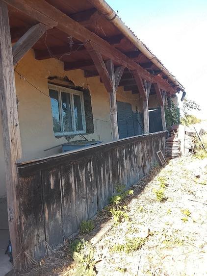 Casă cu 3 camere cu Teren 3370 Mp în Central
