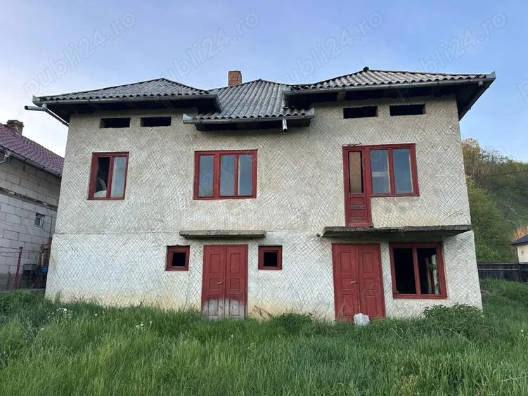 Casă cu 3 camere în Săliște