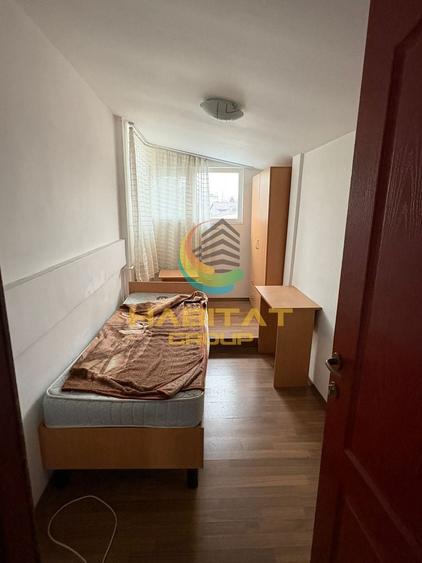 Casă individuală cu 11 camere cu Canalizare în Berceni