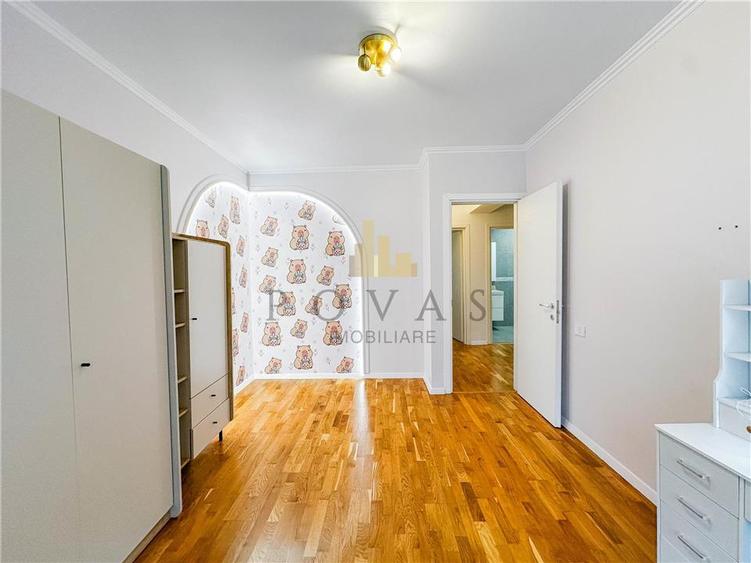 Duplex cu 5 camere cu Canalizare în Vest