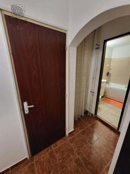 Apartament cu 3 camere decomandat, mobilat în Rahova