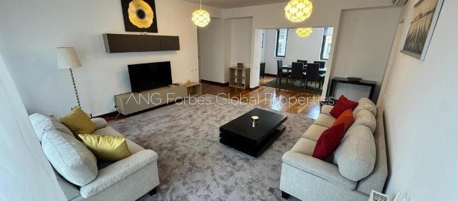 Apartament cu 5 camere decomandat în Herăstrău