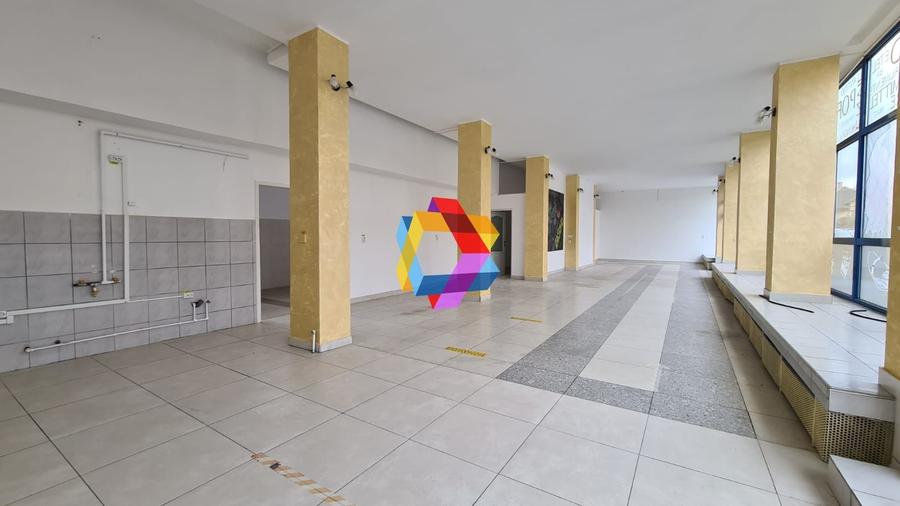 Spatiu comercial zona centrala cu vad - 180 mp - 1