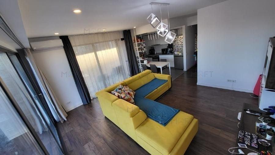 Apartament cu 3 camere decomandat, mobilat în Victoriei