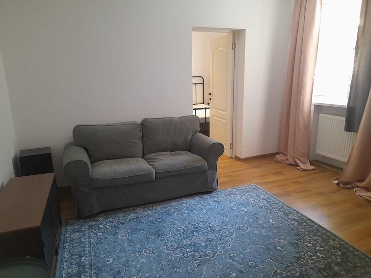 Apartament cu 2 camere semidecomandat în Central