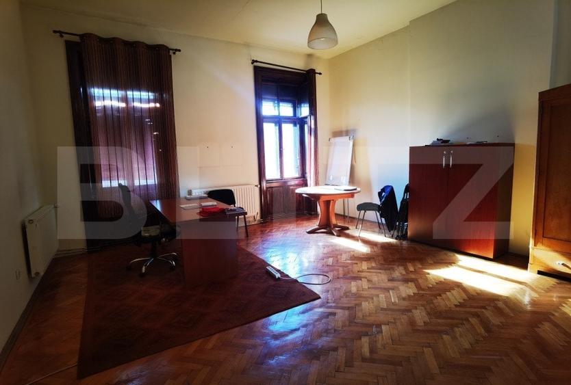 Apartament cu 4 camere semidecomandat, mobilat în Traian