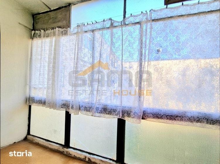 Apartament cu 3 camere semidecomandat în Aurel Vlaicu