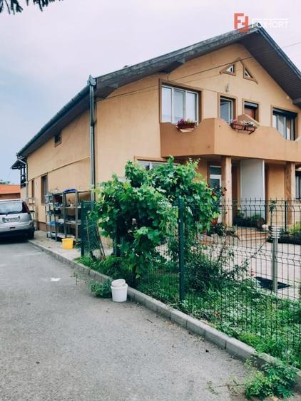 Duplex cu 4 camere cu Canalizare în Giarmata-Vii