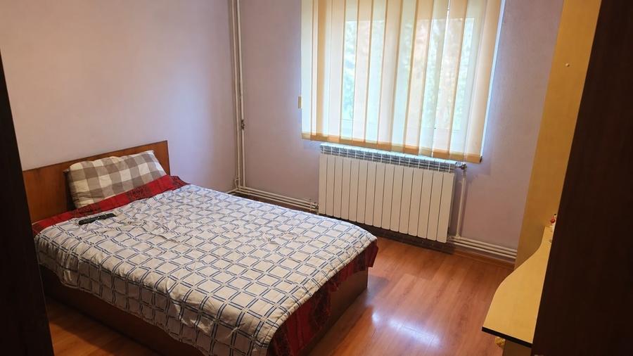 Apartament cu 3 camere decomandat în I. C. Frimu