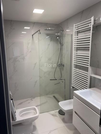 inchiriez apartament 3 camere + loc parcare