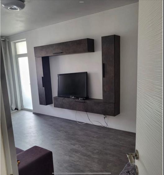 Apartament cu 2 camere decomandat în Victoriei