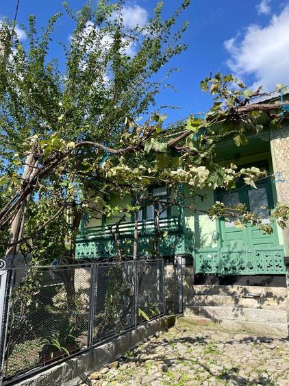 Casă cu 6 camere cu Teren 325 Mp în Soveja