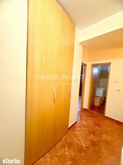 Apartament cu 3 camere în Cetate