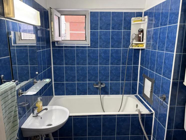Apartament cu 4 camere semidecomandat în Gării