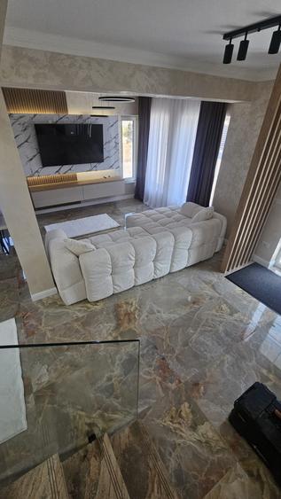 Casă cu 4 camere cu Teren 300 Mp în Central