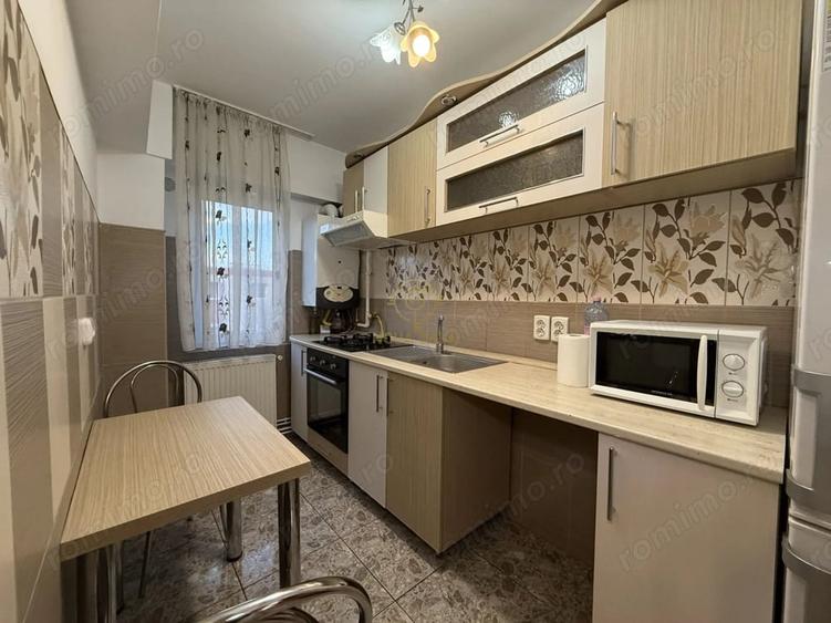 Apartament cu 2 camere decomandat în Micro 16