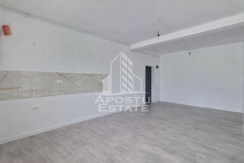 Apartament cu 3 camere decomandat în Torontalului