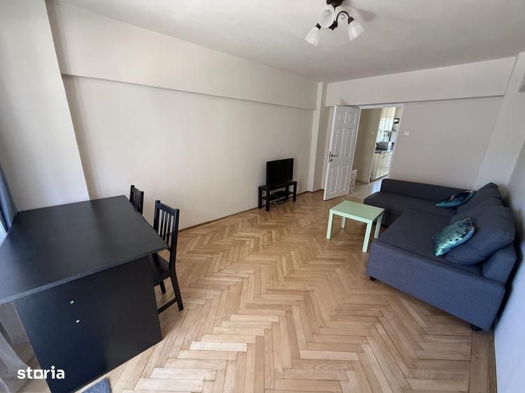 Apartament cu 3 camere decomandat în Răcădău
