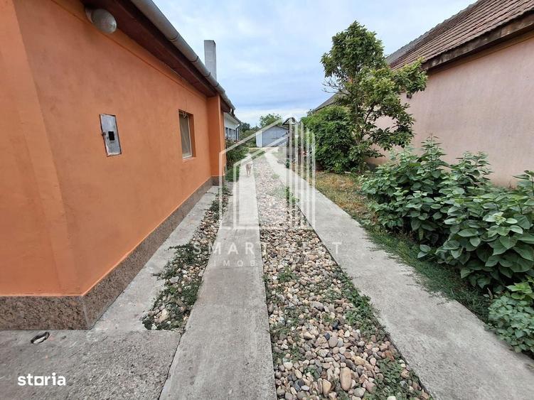 Casă cu 3 camere în Lazuri