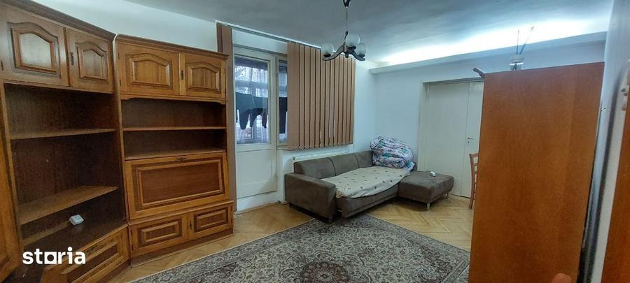Apartament cu 3 camere decomandat în Dâmbu Pietros