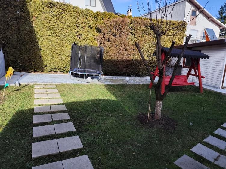 Casă cu 6 camere cu Teren 375 Mp în Central