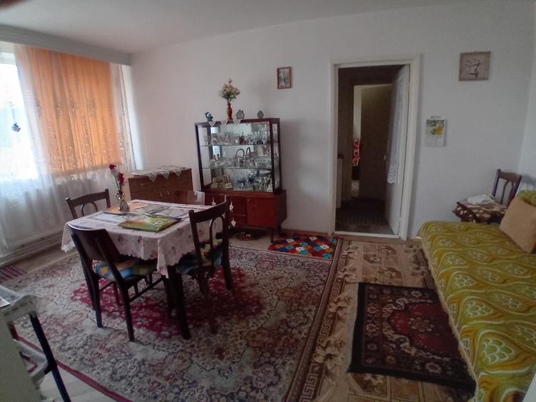 Apartament cu 2 camere semidecomandat în Dărmănești
