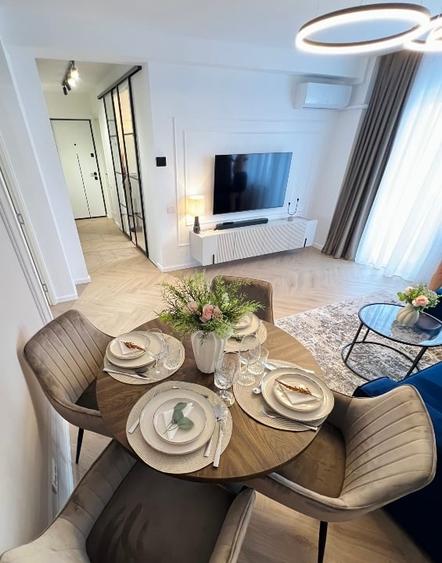 Apartament cu 2 camere decomandat, mobilat în Decebal
