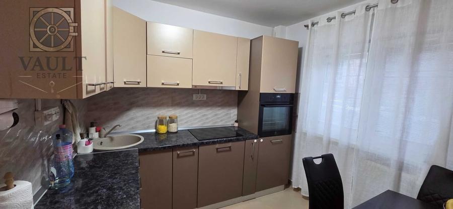 Apartament cu 4 camere decomandat, mobilat în Lujerului