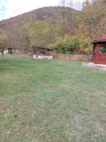 Casă cu 3 camere cu Teren 2000 Mp în Toplița