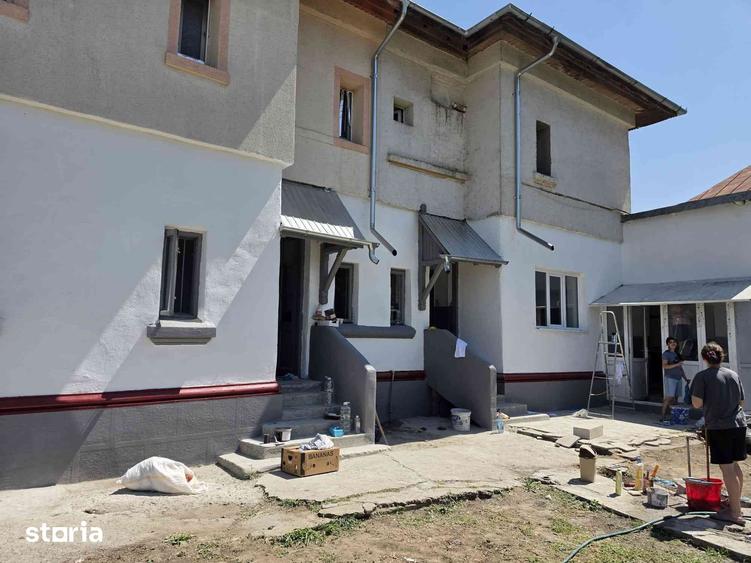 Casă cu 4 camere cu Teren 600 Mp în Central