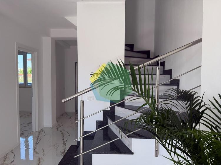 Duplex cu 4 camere cu Canalizare în Odăi