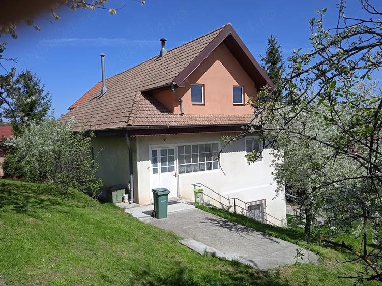 Casă cu 3 camere cu Teren 740 Mp în Măgura