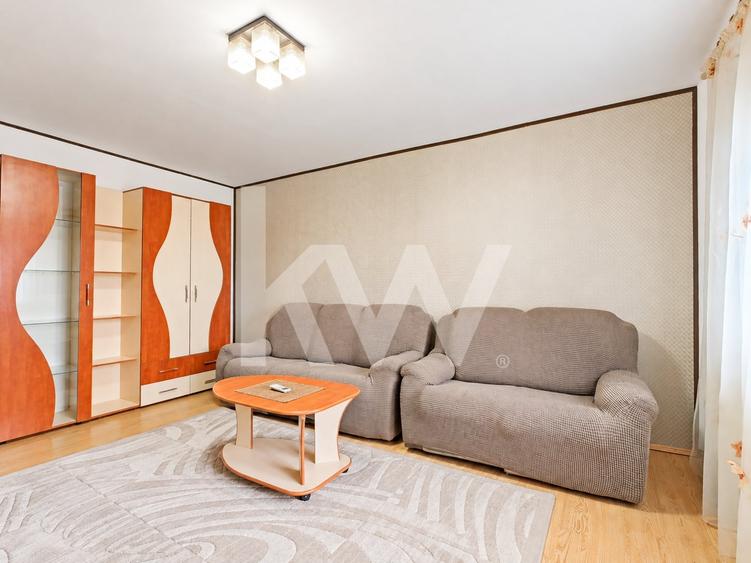 Apartament cu 3 camere decomandat, mobilat în Vlahuță