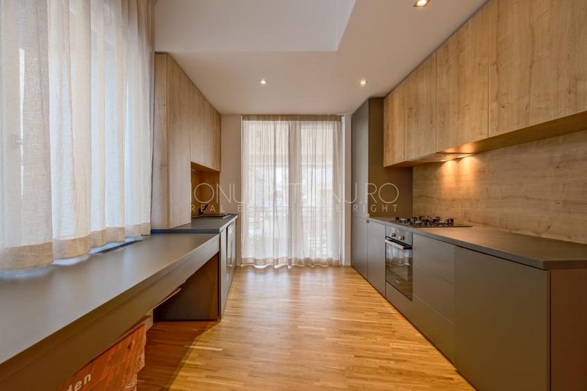 Apartament cu 3 camere semidecomandat, mobilat în Eminescu