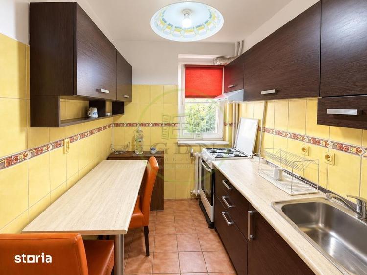 Apartament cu 2 camere semidecomandat, mobilat în Andronache