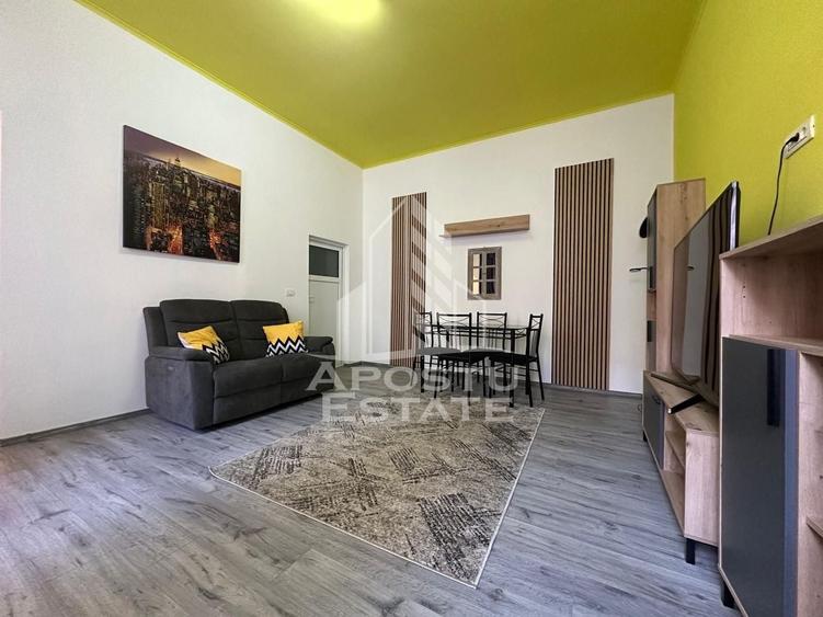 Apartament cu 2 camere semidecomandat, mobilat în Ultracentral