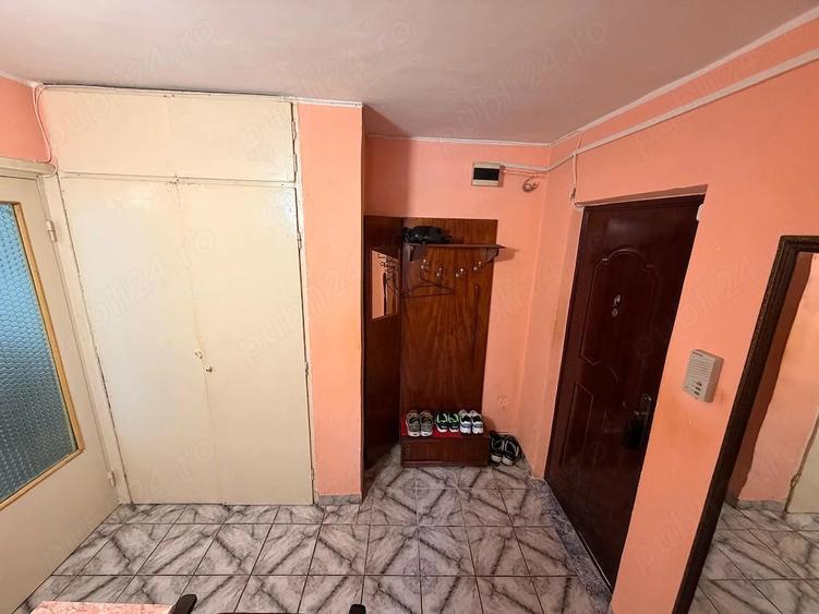 Apartament cu 2 camere decomandat, mobilat în Central