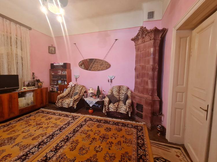 Casă cu 2 camere în Central