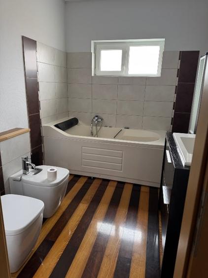 Apartament cu 3 camere decomandat, mobilat în Dumbrăvița
