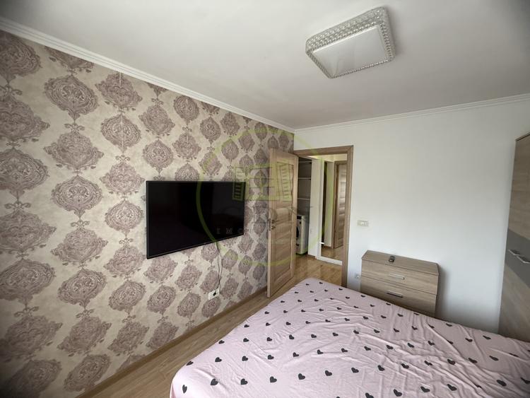Apartament cu 3 camere decomandat, mobilat în Rovine