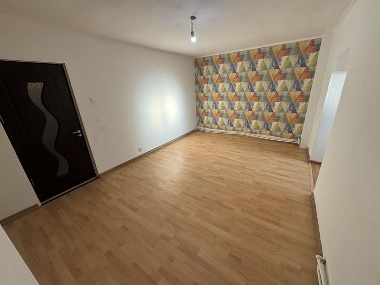 Apartament cu 4 camere decomandat în Sfântu Ilie