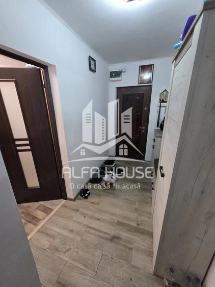 Apartament cu 4 camere decomandat în Central