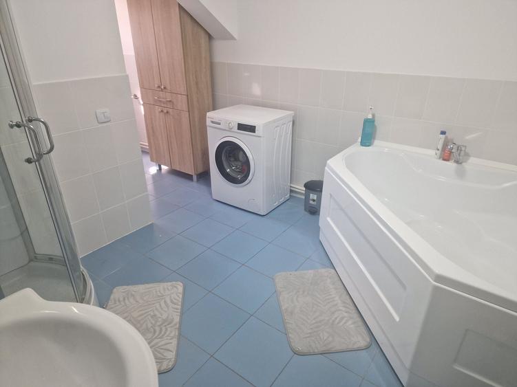 Casă cu 4 camere cu Teren 900 Mp în Tătarca