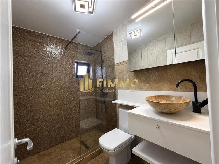 Duplex cu 4 camere cu Canalizare în Ipotești