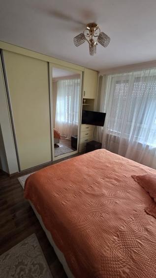 Casă individuală cu 5 camere cu Canalizare în Aurel Vlaicu