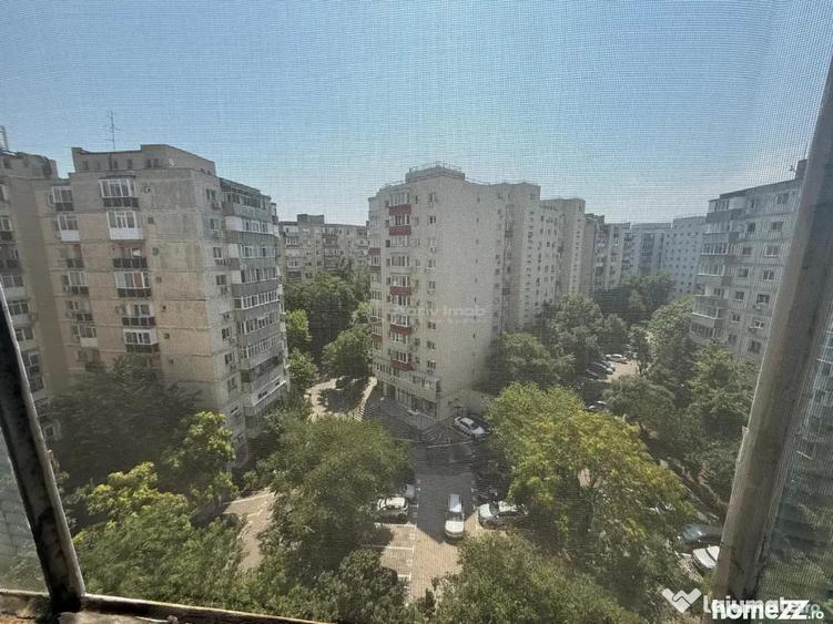 Apartament cu 3 camere decomandat în Tineretului