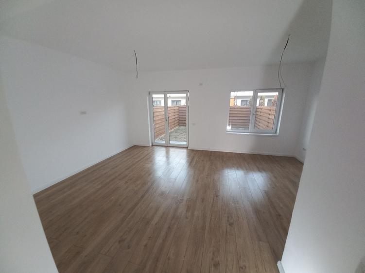 Casă cu 4 camere în Fundeni